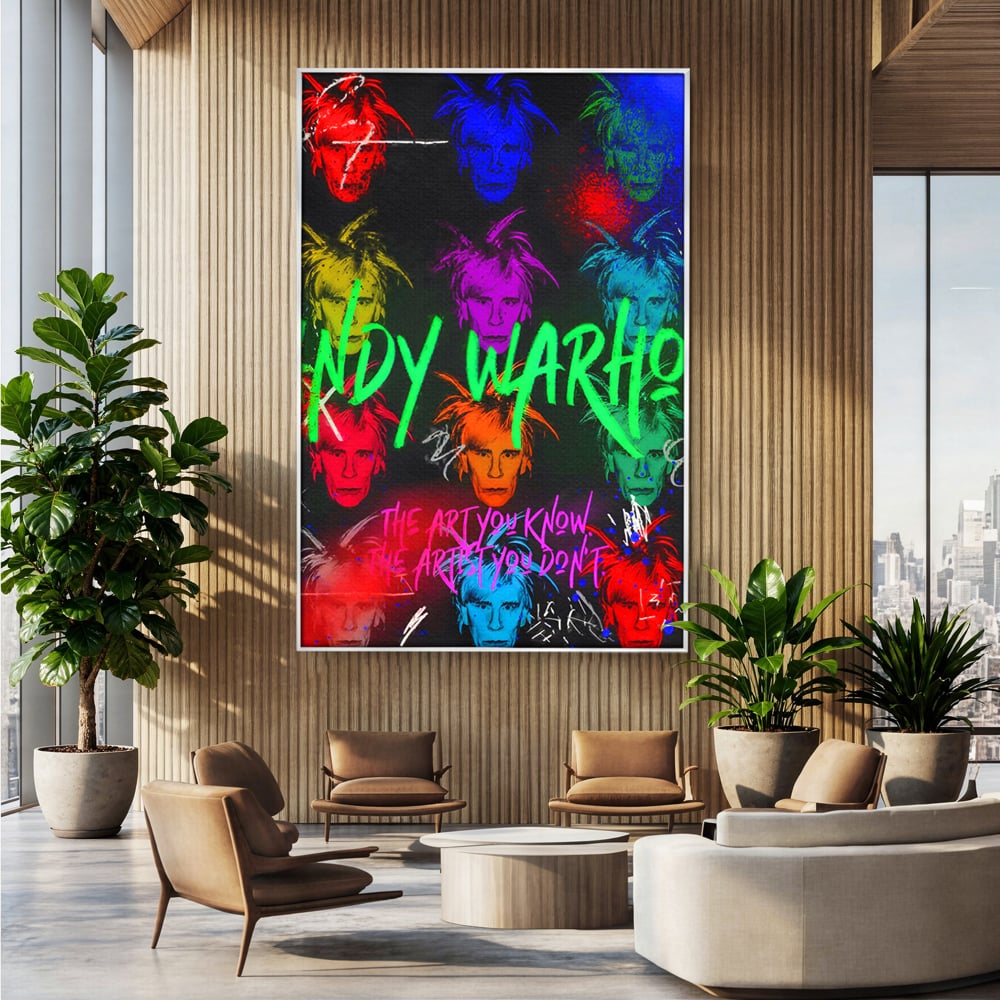 Tablou canvas cu tablou canvas cu portrete pop art andy warhol, in rama de aluminiu argintiu, pe perete intr-un birou